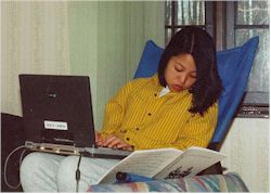 thuy_small.jpg (11429 bytes)